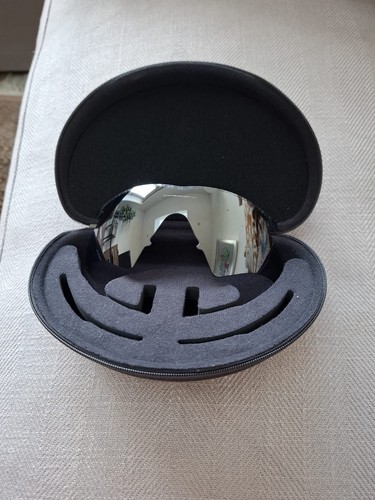 Oakley sunglasses black - black, case