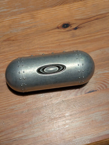 Oakley aluminum metal - aluminum,