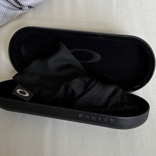 Oakley black hard - black, case