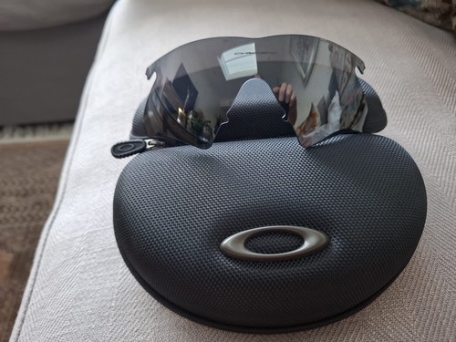 Oakley sunglasses black case - oakley,