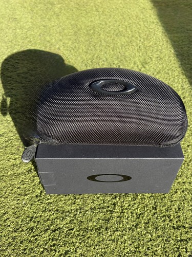Oakley hard black case large - oakley,