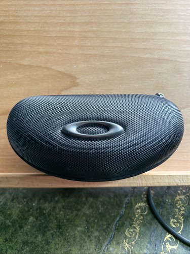 Oakley sunglasses case black - oakley,