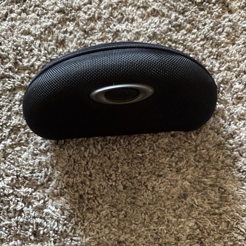 Black oakley sunglasses - oakley,